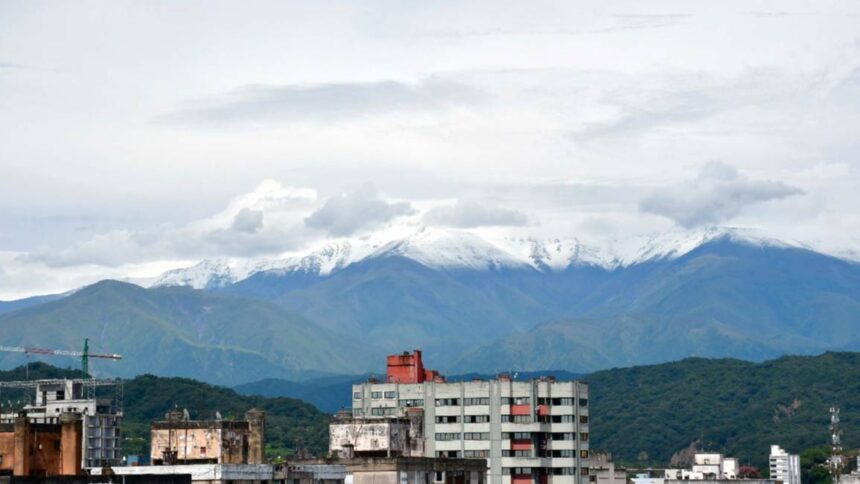 Sorpresa invernal en la Puna: espectacular nevada en plena temporada estival