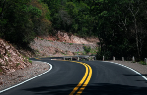 Culminan trabajos de asfalto en la Ruta Provincial 56 conectando Carahunco con La Mendieta