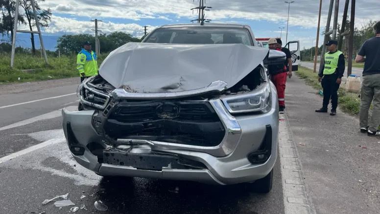 Accidente vehicular expone presunto desvío de camioneta policial a uso personal