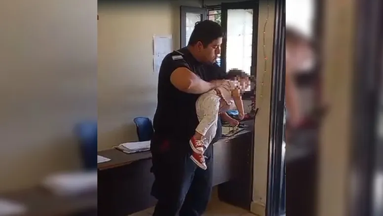 Policía de San Francisco de Álava rescata a lactante en peligro de asfixia