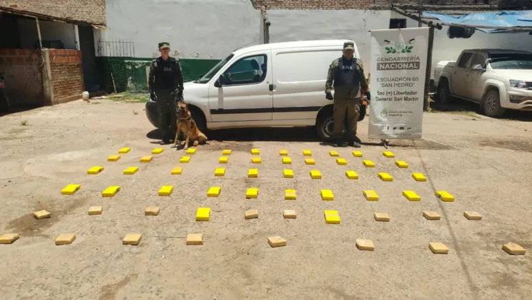 Gendarmería secuestró más de 52 kilos de cocaína en un vehículo en Ledesma