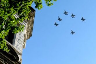 Los F-16 daneses llegan a Argentina: Milei celebra recuperación aérea