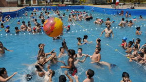 Municipalidad busca docentes y monitores para el programa estival 2026