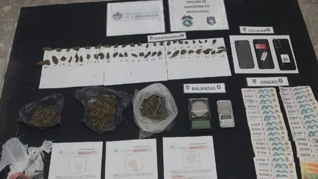 Operativo policial en El Carmen: tres detenidos por distribución de narcóticos