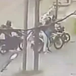 El Carmen: banda de motociclistas robó y agredió a joven tras persecución