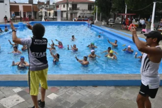 El Natatorio Miguel Ángel López impulsa actividades acuáticas para disfrutar el verano