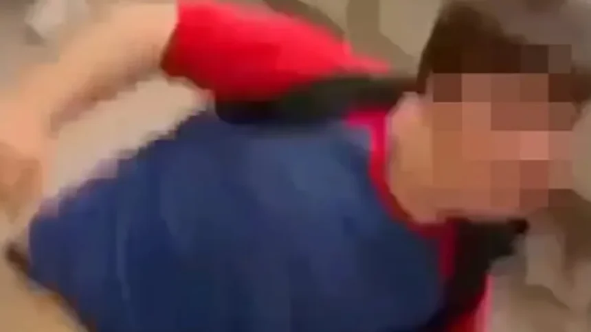 Madre denuncia negligencia y trato inadecuado en escuela capitalina hacia su hijo