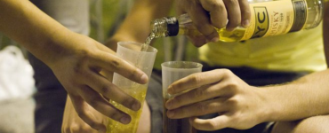 Alcohol en menores: Martín Fellner reclama aplicar la ley antes de fin de año