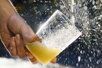 Fellner reclama aplicación inmediata de normativa sobre alcohol en adolescentes