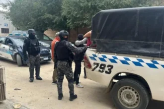 Prófugo por robo fue capturado tras intentar escapar en motocicleta