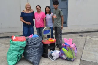 Gimnasia lleva alegría a Alto Comedero con entrega de juguetes