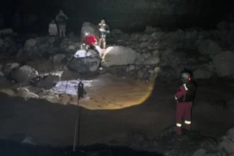 Rescate exitoso en Bárcena: sacaron a dos visitantes salteños del río crecido