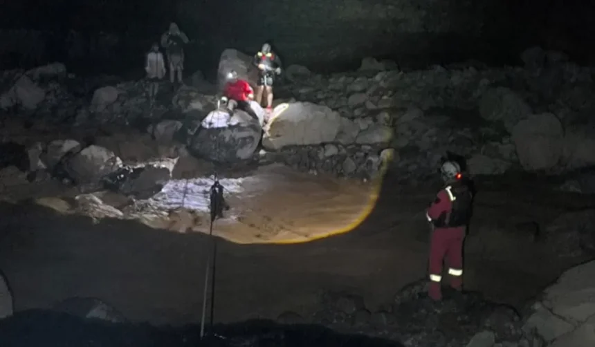 Rescate exitoso en Bárcena: sacaron a dos visitantes salteños del río crecido