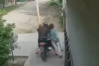 Robo a mano armada en Palpalá: delincuentes en moto asaltan a vecina