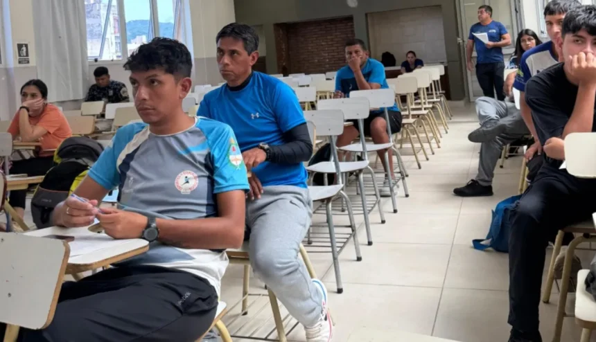 Árbitros jujeños: una escuela que forma profesionales del fútbol