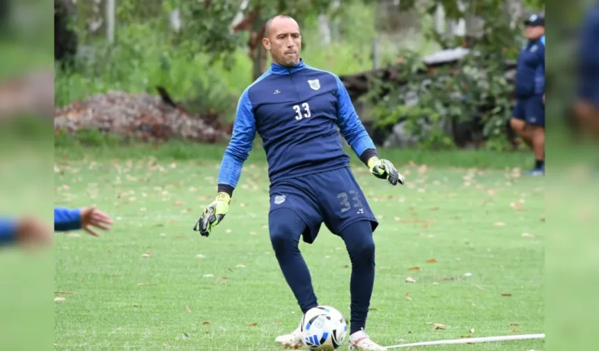 Gonzalo Gómez se queda en el Lobo y apunta a la venganza en 2026