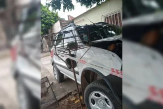 Accidente en Libertador: detienen a conductor alcoholizado tras impactar contra árbol