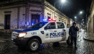 Violento robo seguido de amenazas con arma blanca en Alto Comedero