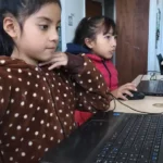 Estudiantes jujeños reciben equipos tecnológicos