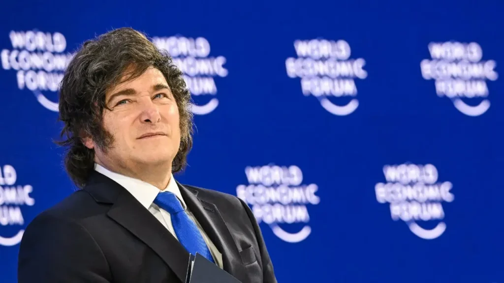 Aprobación presidencial crece mientras salarios se erosionan