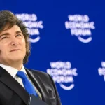 Aprobación presidencial crece mientras salarios se erosionan