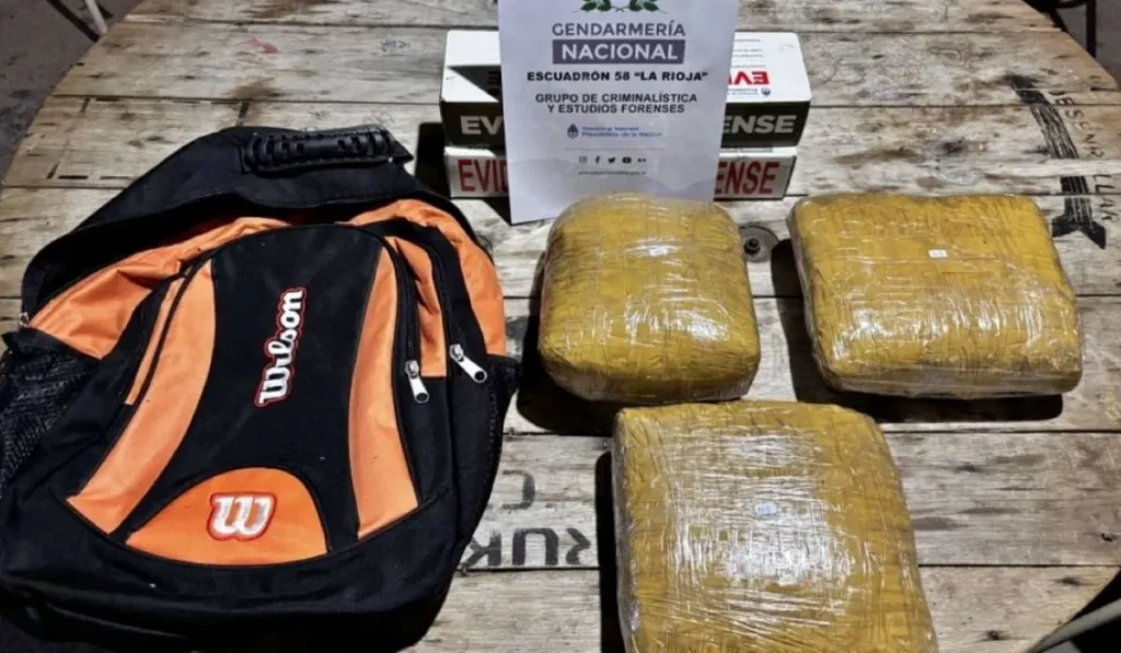 Droga decomisada en micro que viajaba desde Jujuy