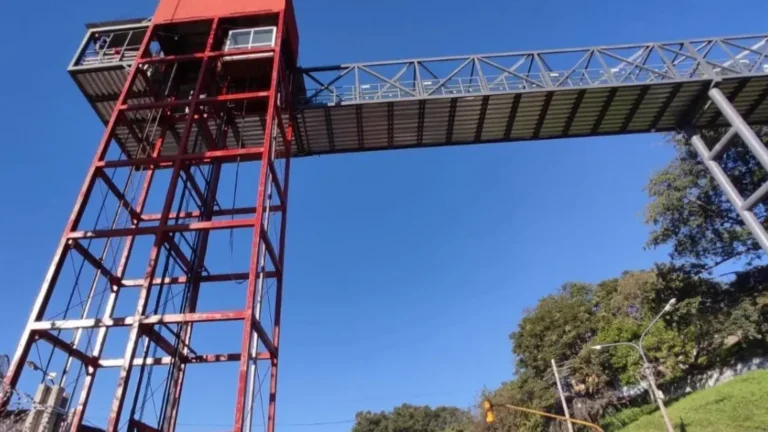 Ascensor urbano: cierre temporal por tareas de reparación