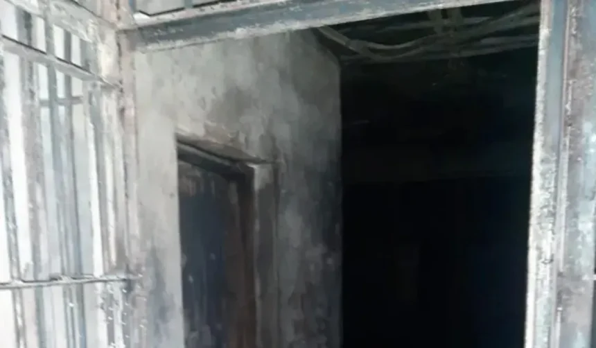 Cuatro uniformados acusados en caso de muerte por quemaduras