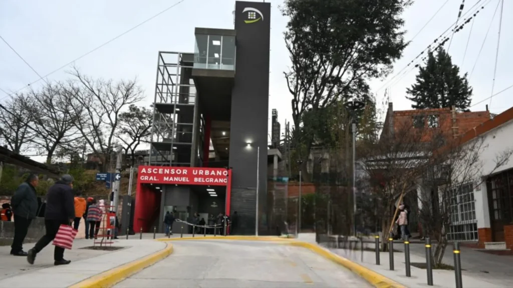 Mantenimiento urgente: cierre del ascensor en Fascio