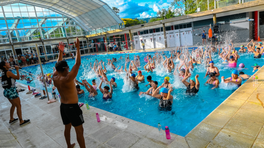 Ejercicios acuáticos para mayores en verano