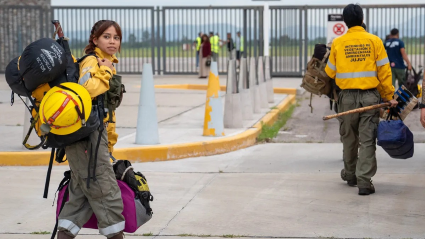 Brigadistas Jujuy combaten incendios en Parque Los Alerces