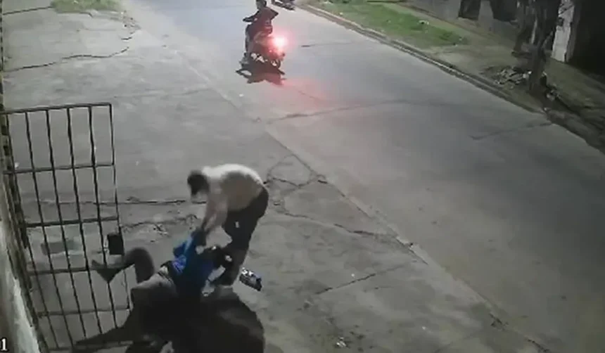 Robo Gorriti: motochorros asaltan trabajador con ,2 millones