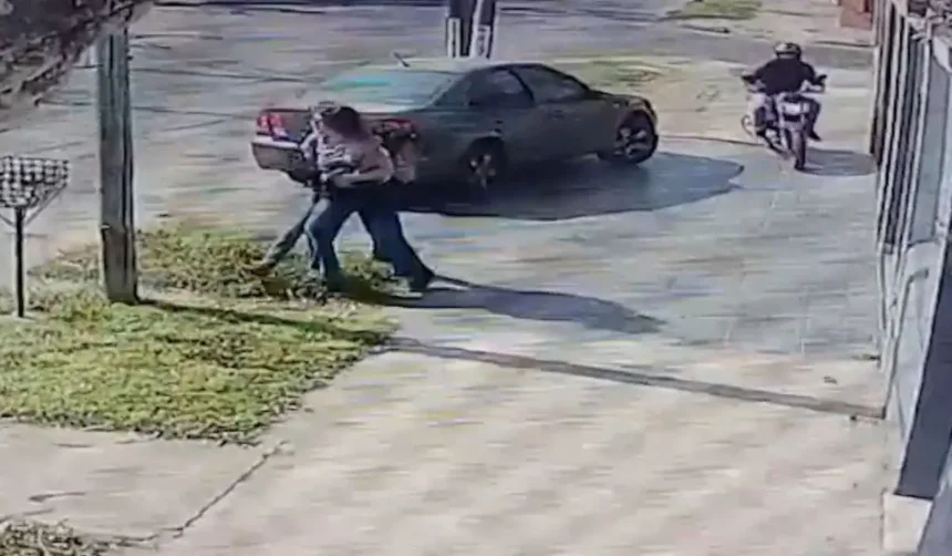 Asalto motochorros: víctima persiguió y detuvo a un ladrón