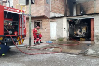 Incendio en San Martín: mujer herida y mascota fallecida