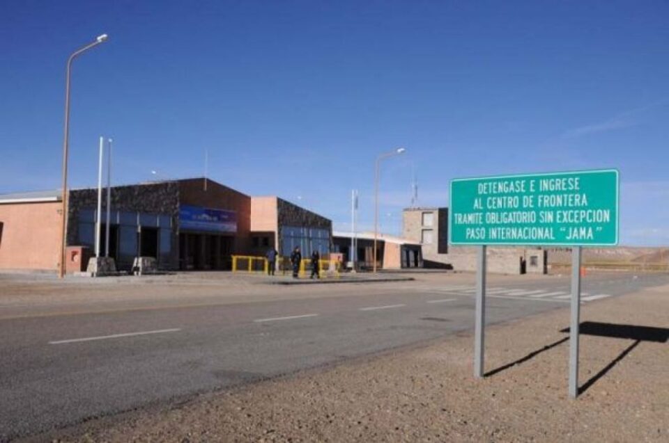 Embajador argentino actúa por cierre fronterizo