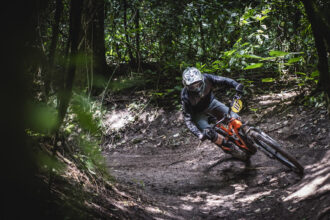 Adrenalina pura en Los Perales: el futuro del downhill pisó fuerte este sábado