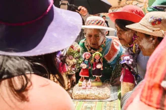 PAREN TODO!                                                         ‎‎Se viene el Jueves de Comadres!