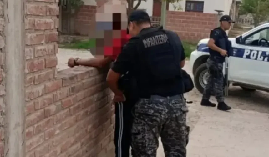 Hombre armado Jujuy: detienen sujeto con cuchillos