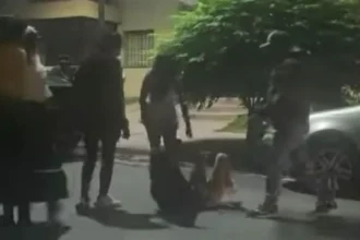 Herida con arma blanca en violencia corsos capitalinos