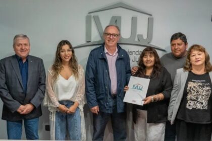 Acuerdo para construir viviendas Alto Comedero