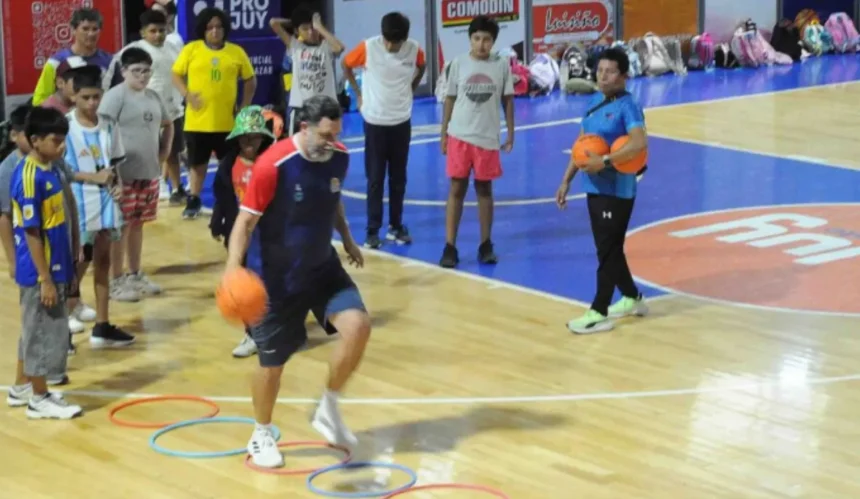 Niños viven experiencia profesional en básquet infantil Jujuy