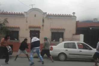 Violenta gresca termina con herida grave por arma blanca en Monterrico