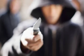 Joven detenido por robo con arma blanca a menor en Alto Comedero