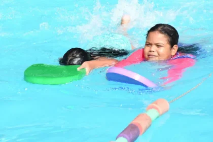 Más de 65 nadadores participaron en el encuentro natación La Mendieta
