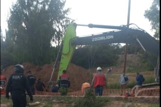 Muere trabajador por derrumbe en obra cloacal