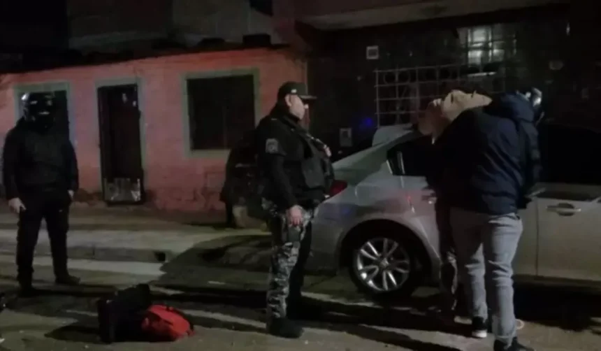 Capturan a uno de dos ladrones que saquearon vivienda en Perico