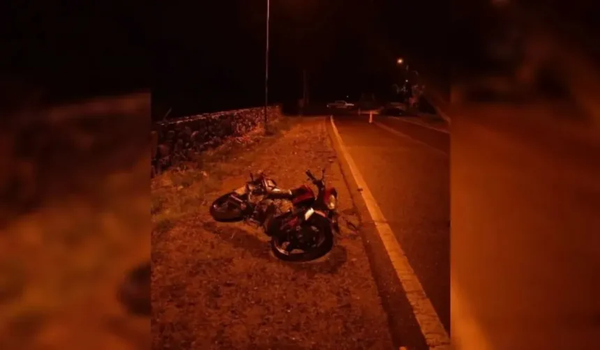 Trágico accidente en Rodeíto: motociclista pierde la vida en choque moto camioneta