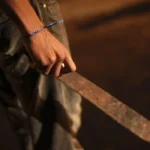 Violencia en Perico: vecino agrede con machete y piedras a familia