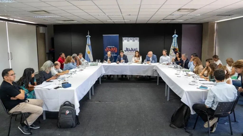 Gobierno propone aumento salarial docentes con bono especial en Jujuy
