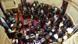 El Senado aprueba reforma laboral con 42 votos y envía proyecto a Diputados